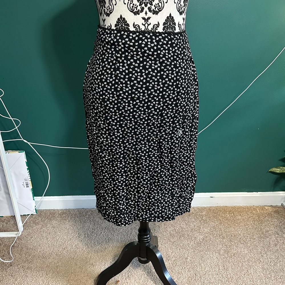 Aeropostale Black Pleated Pencil Midi Skirt